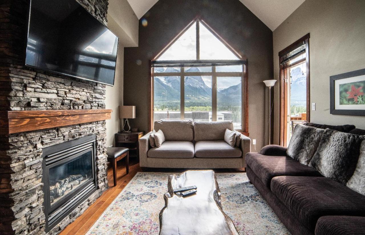 Spacious Penthouse Suite-King Beds-Pool & Hot Tub Canmore Exteriér fotografie