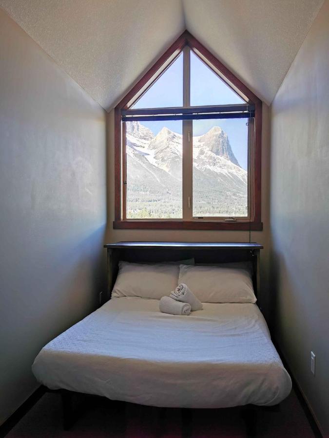 Spacious Penthouse Suite-King Beds-Pool & Hot Tub Canmore Exteriér fotografie