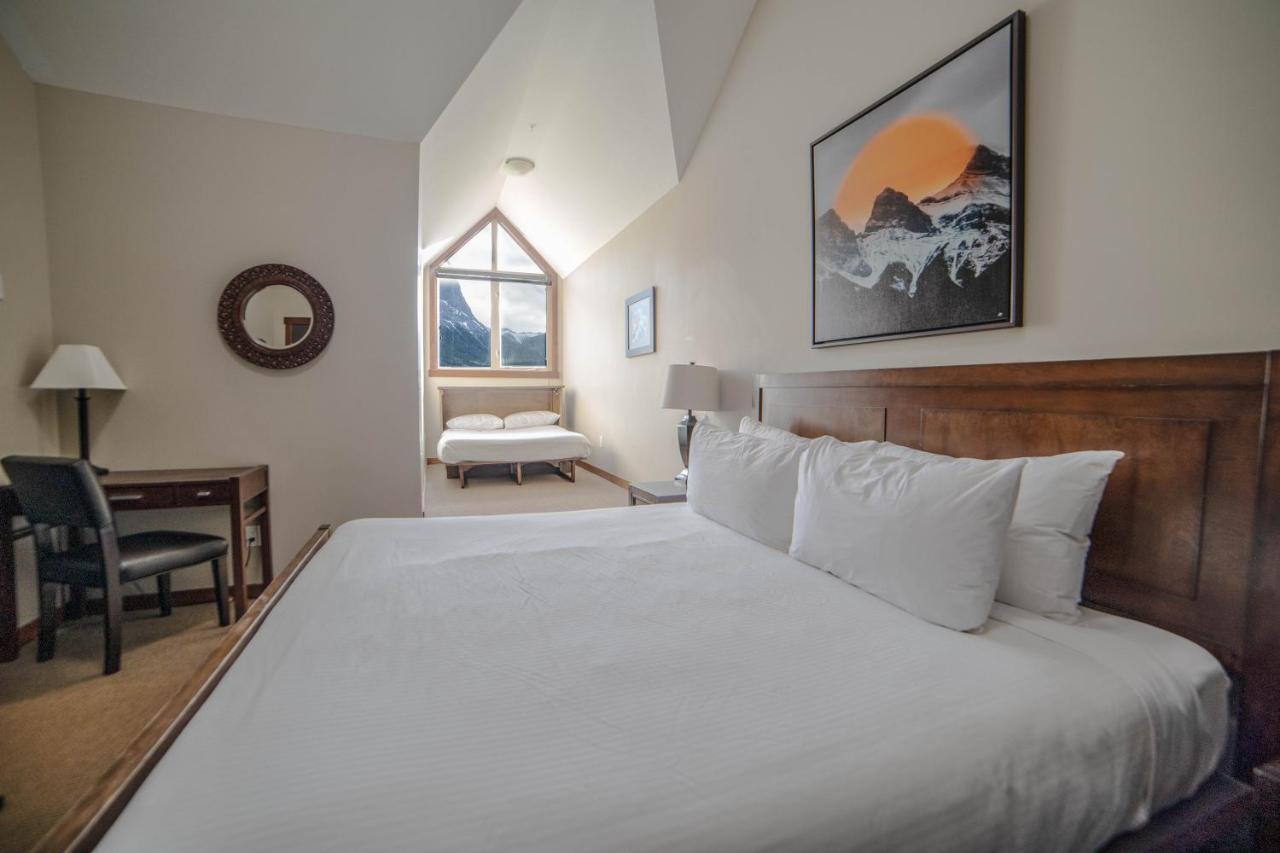 Spacious Penthouse Suite-King Beds-Pool & Hot Tub Canmore Exteriér fotografie