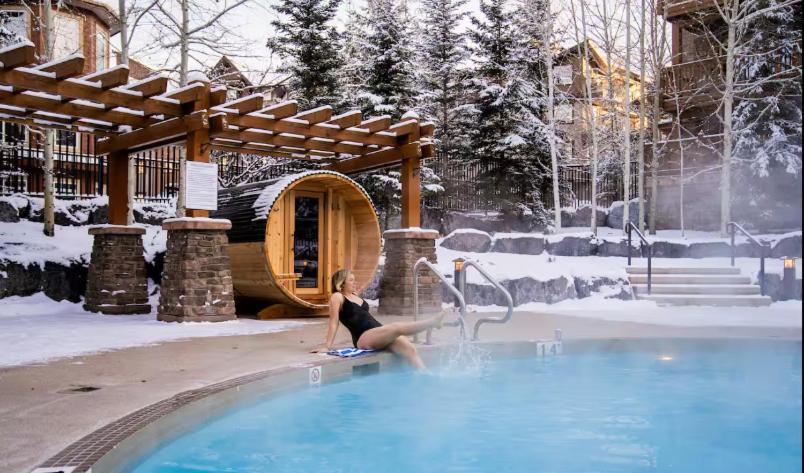 Spacious Penthouse Suite-King Beds-Pool & Hot Tub Canmore Exteriér fotografie